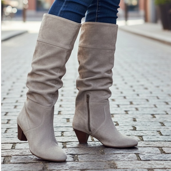 Colin Stuart Suede Kitten Heel Scrunch Boot in Taupe Women’s Size 9 - Picture 1 of 11